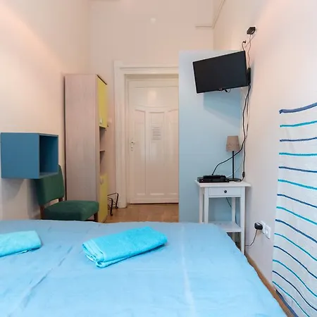 Downtown Oasis Hostel