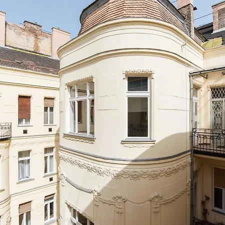 Albergue Downtown Oasis Budapeste