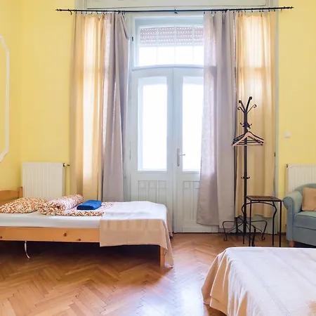 Albergue Downtown Oasis Budapeste
