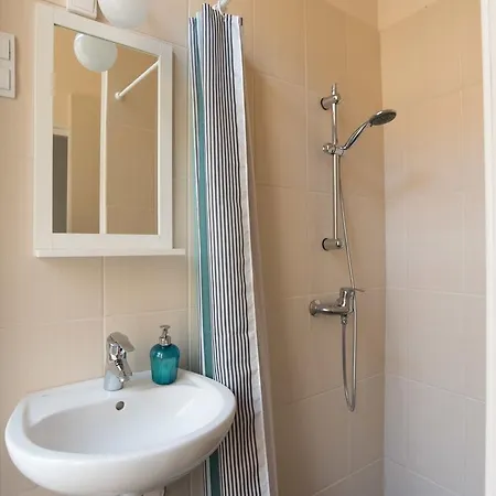 Хостел Downtown Oasis