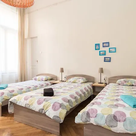 Хостел Downtown Oasis