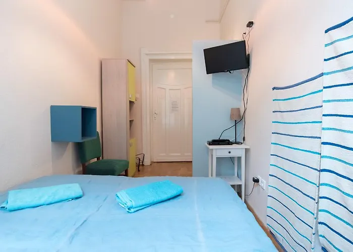 Downtown Oasis Hostel