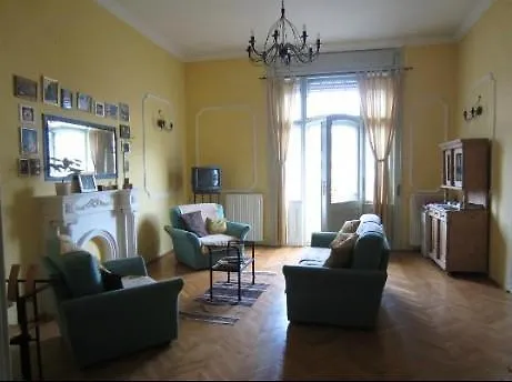 Hostel Downtown Oasis Budapesta