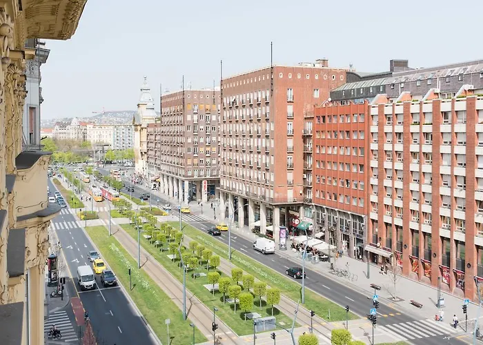 Downtown Oasis Hostel *