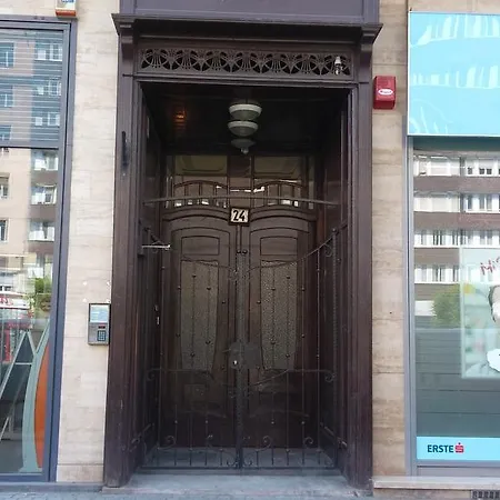 Hostel Downtown Oasis