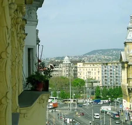 Hostel Downtown Oasis *