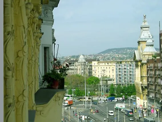 Hostel Downtown Oasis *