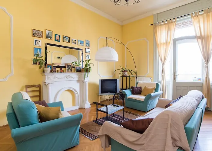 Downtown Oasis Hostel