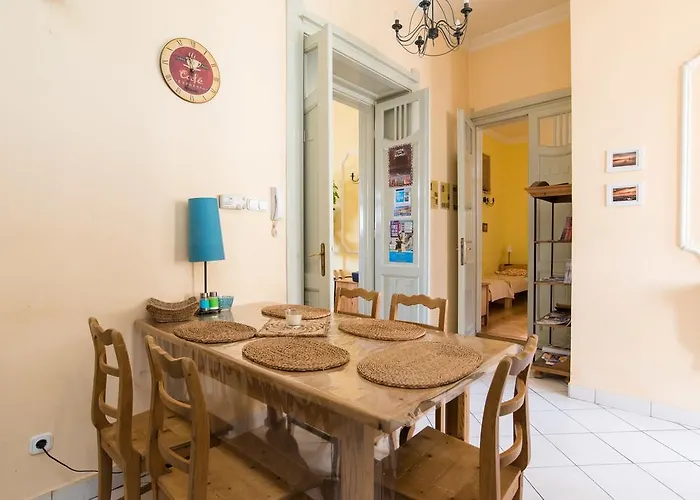 Hostel Downtown Oasis